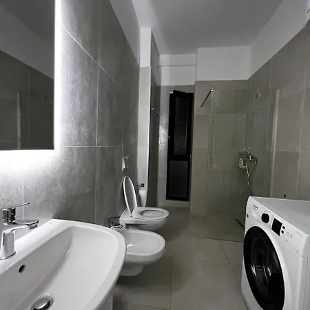 Comfort Xll טיראנה